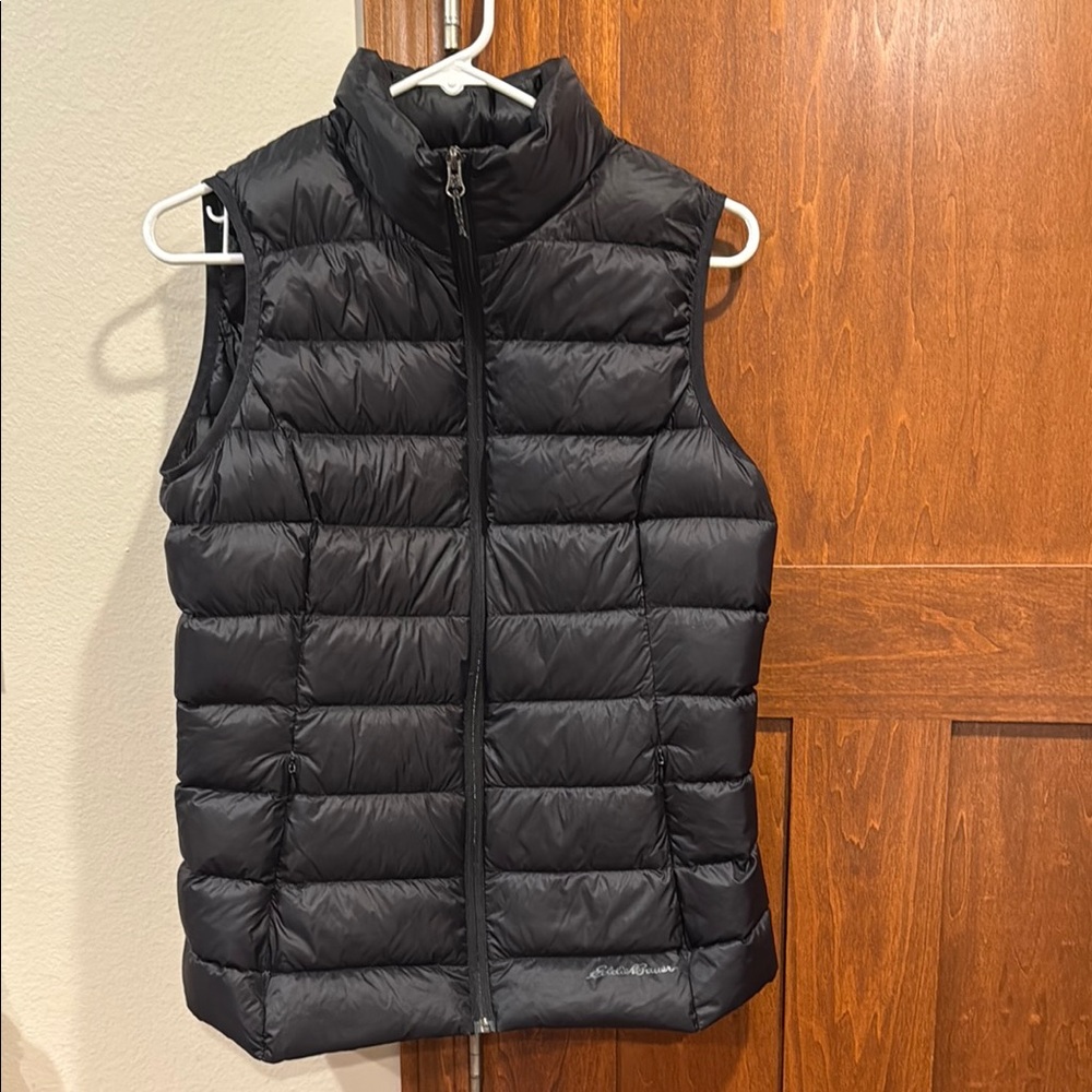 Women’s Medium Eddie Bauer Black Puffer Vest